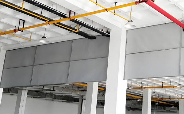 商场防烟分区常闭节点：耀州挡烟垂壁高度与控制器接线图解