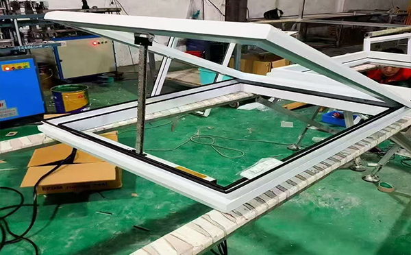 某地下车库出入口耀州排烟窗配置工程